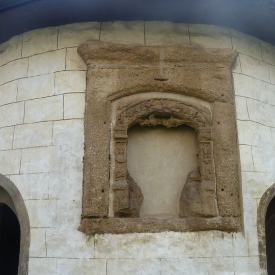 Starý zámok, karner