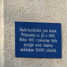 Pamětní deska školy v Heralticích