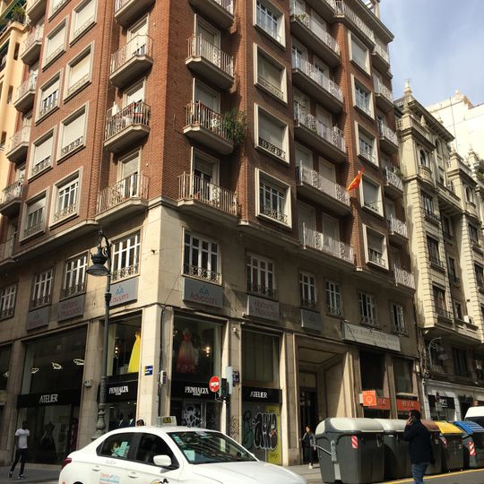Building at 1 Padilla street, Valencia