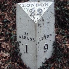 Milepost, Old Harpenden Road, Bernard's Heath