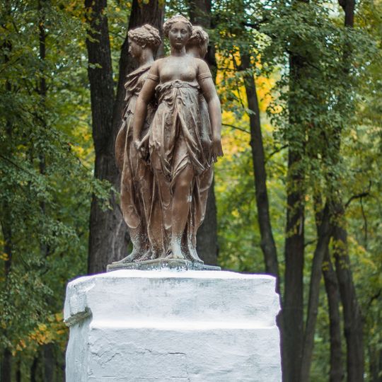 Садово-парковая скульптура «Три грации»