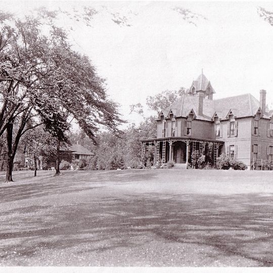 Spaulding-Sidway Boathouse