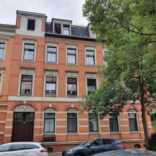 Mietshaus mit Durchfahrt in geschlossener Bebauung Kreisigstraße 33