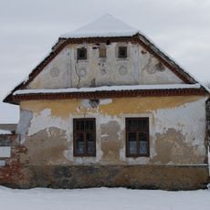 Průčelí usedlosti čp. 10