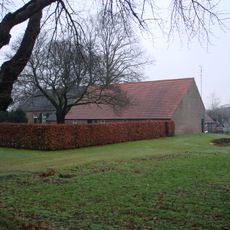 Voormalige boswachterswoning met karschop