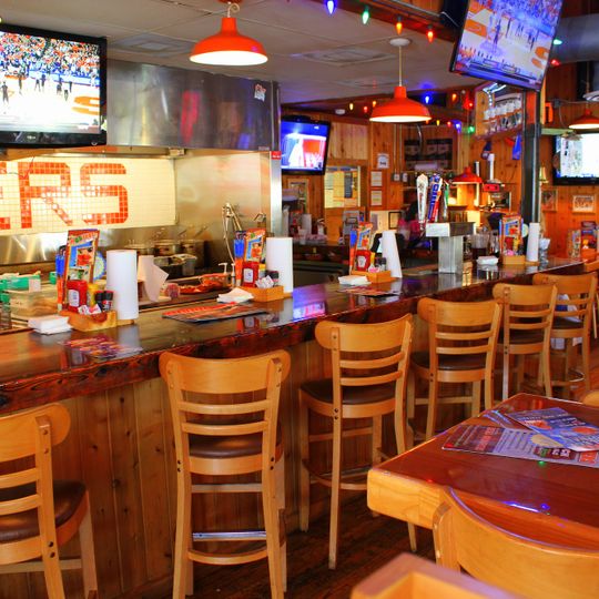 Hooters