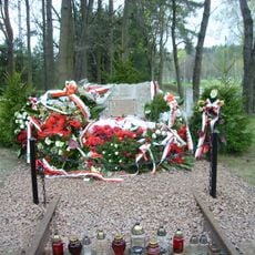 Pomnik ofiar mordu katyńskiego w Osowcu-Twierdzy