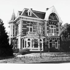 Langestraat 1, Delden