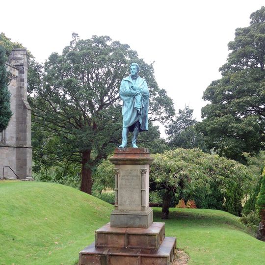 Falkland Palace, Tyndall Bruce Statue