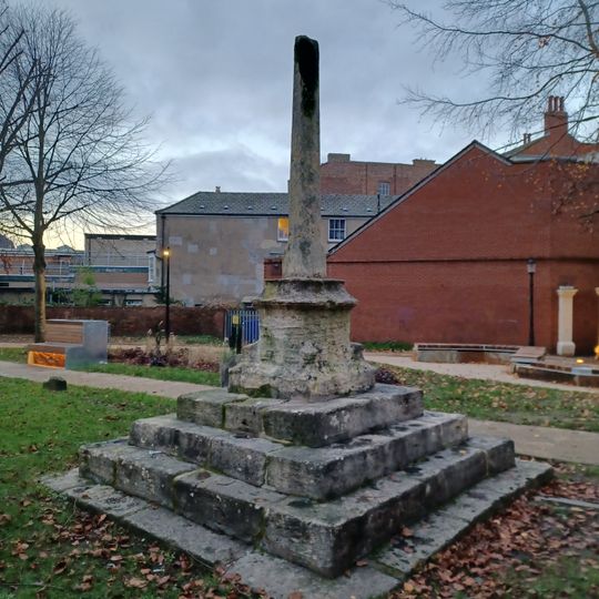 Churchyard cross in St Mary's churchyard