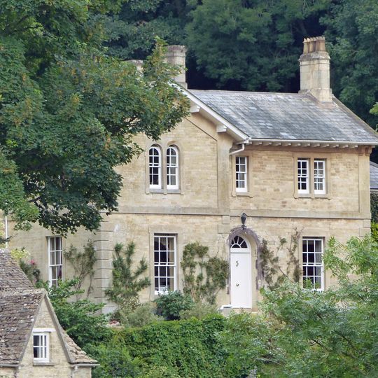 The Old Rectory with service cottage and link wall