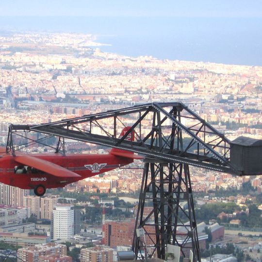 Edificis originals de les atraccions del Tibidabo