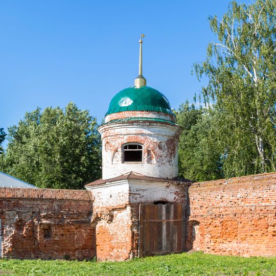 Стены с пятью башнями