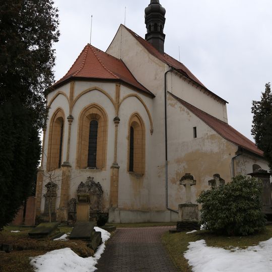 Frauenkirche mit Kirchhof Hammerschmiedtstraße 4; 6; 8