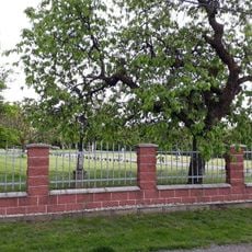 Kříž v Psárově v zahradě