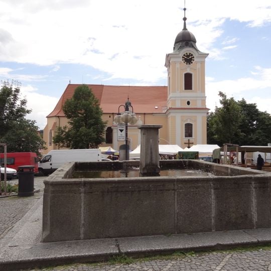 Kašna na náměstí Míru