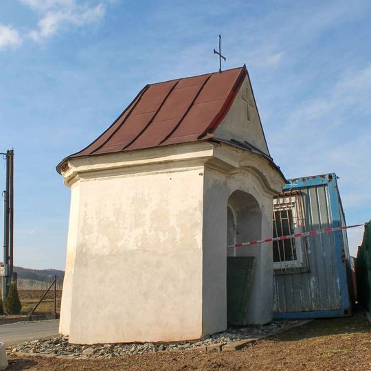 Kaplička v Horní Libině na okraji u cesty