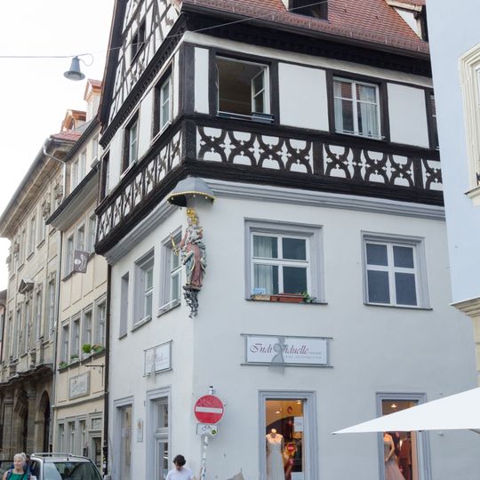 Wohn- und Geschäftshaus