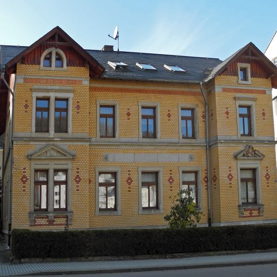 Wohnhaus in offener Bebauung Altenberger Straße 9