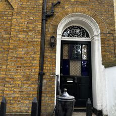 36, Clapham Common South Side Sw4