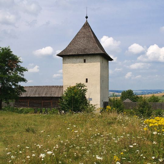Defense tower in Piatnychany