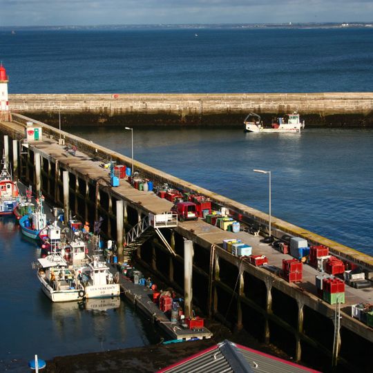 Port Tudy jetty lights