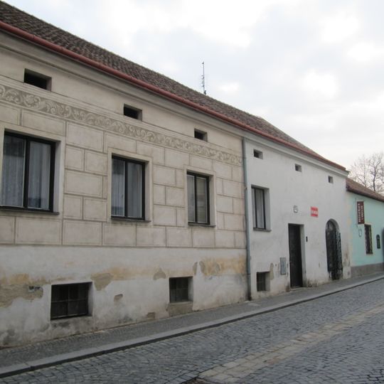 Velká Mikulášská 15