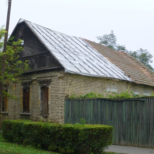 Kakuszy House
