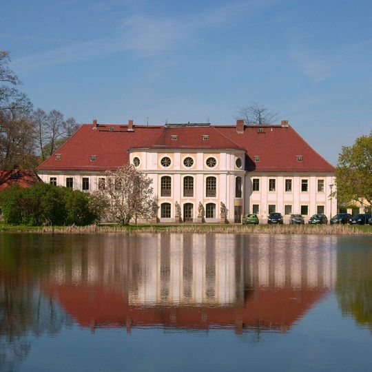 Rittergut und Gutspark Königswartha Gutsstraße 1, 2a, 2b, 2c, 2d, 3, 4a, 4b, 4c, 5