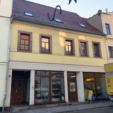 Wohnhaus in geschlossener Bebauung