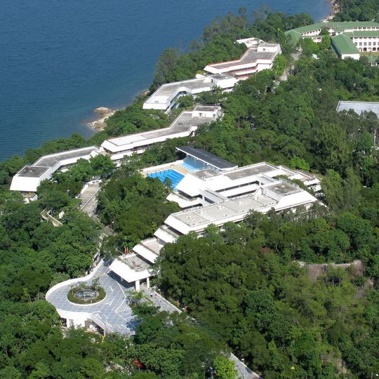 Li Po Chun United World College