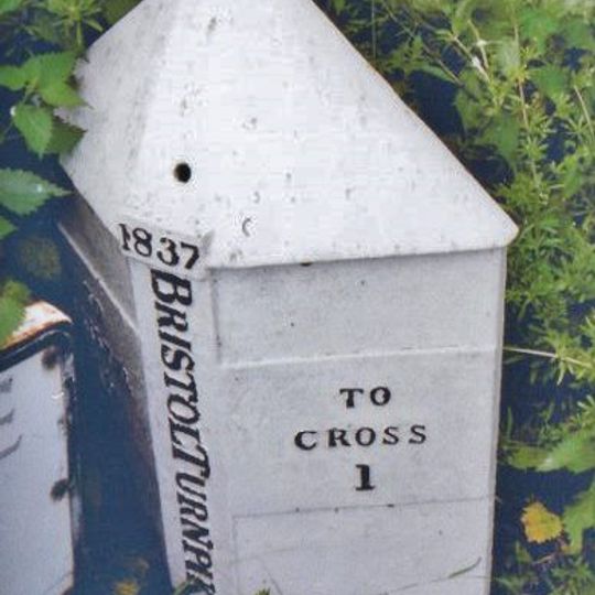 Milepost, near Winscombe & Sidcot, near entrance to Fullers Lane