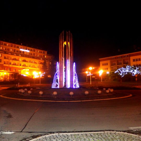 Kašna na náměstí 28. října v Luhačovicích