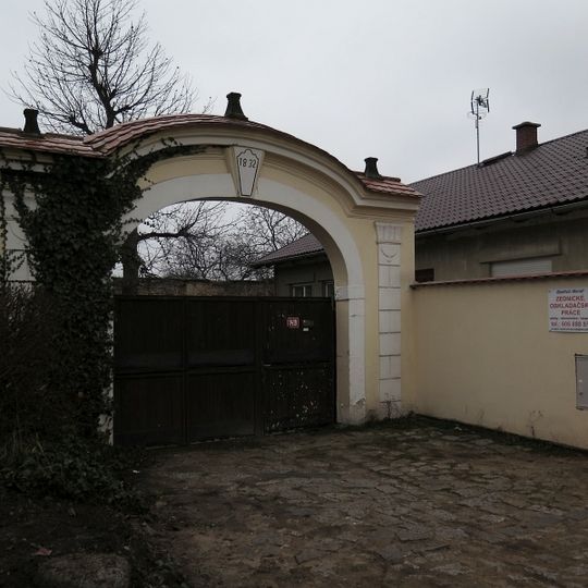 Brána domu čp. 1003