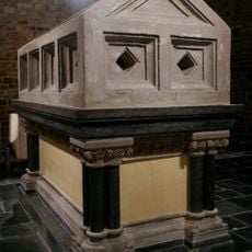 Cenotaph of Monulph and Gondulph