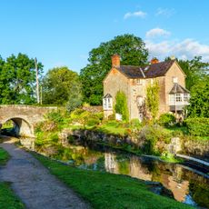 No 1 The Locks (former Wharfinger's House) including brick boundary wall to road, Carreghofa Locks