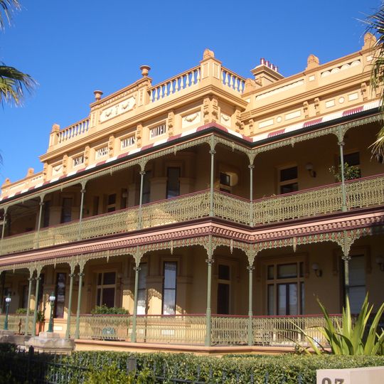 Old Sir Joseph Banks Hotel