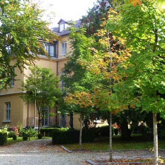 Villa Aichelburg, vormals Villa Barber