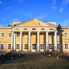 Chornomyn palace
