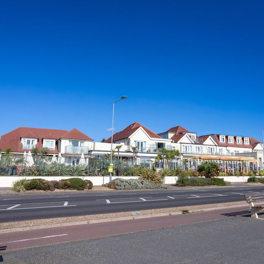 Roslin Beach Hotel