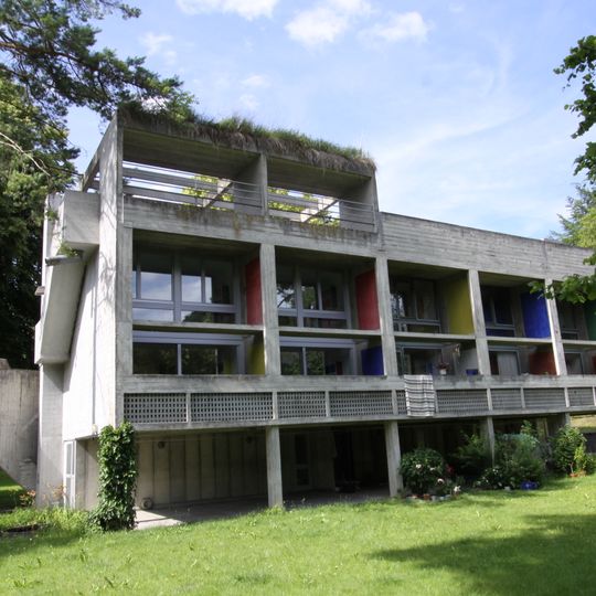 Wohnbauten, Neueneggstrasse 8, Wünnewil-Flamatt