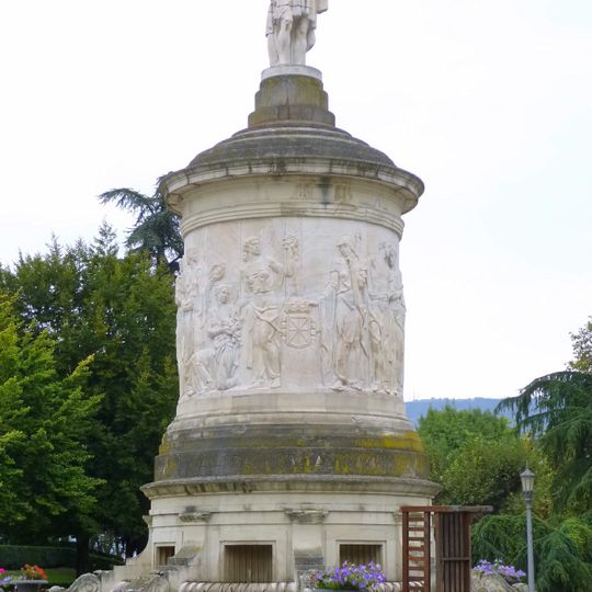 Monumento a Julián Gayarre