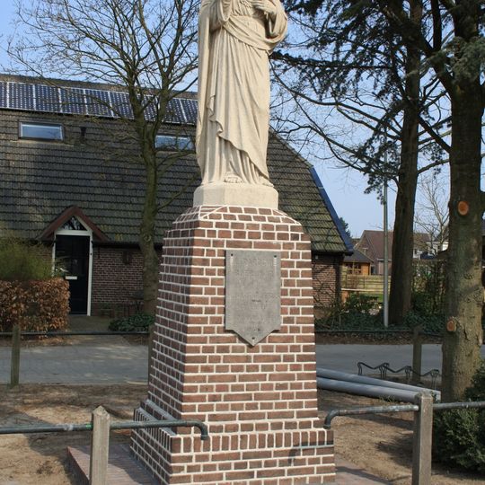 Statue of Sacred Heart of Jesus Christ