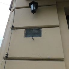 Pomník Josefa Krupky na domě Bělohorská 274/9 na Břevnově