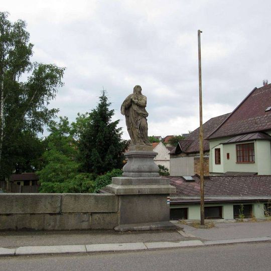 Socha panny Marie v Březnici na mostě
