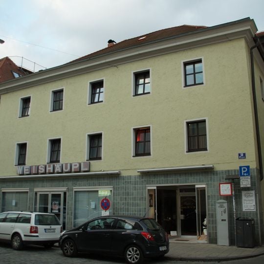 Wohn- und Geschäftshaus