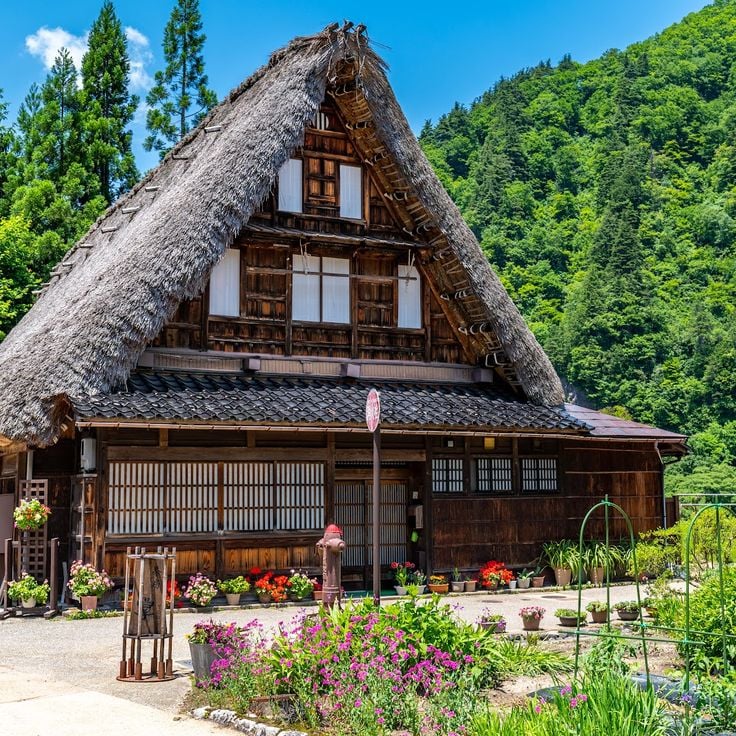 Suganuma by med gassho-stil