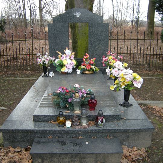 Mogiła ofiar oświęcimskich w Bodzanowie