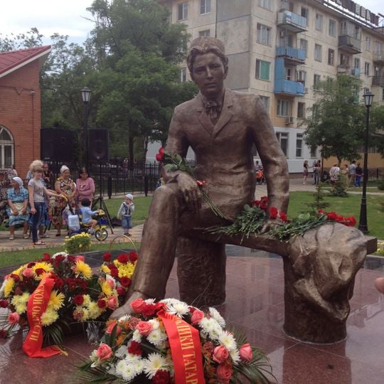 Astraxandagi Abdulla To‘qay yodgorligi