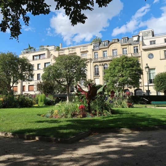 Square des Écrivains-Combattants-Morts-pour-la-France